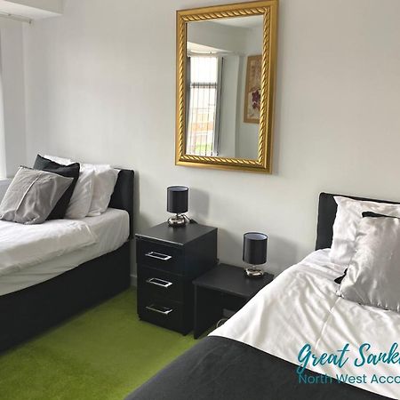 Great Sankey Serviced Accommodation 沃灵顿 外观 照片