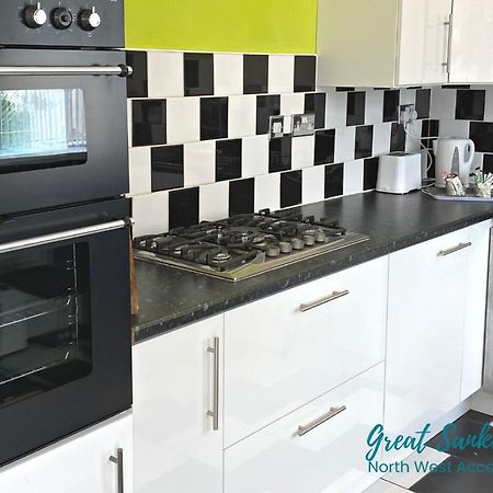 Great Sankey Serviced Accommodation 沃灵顿 外观 照片