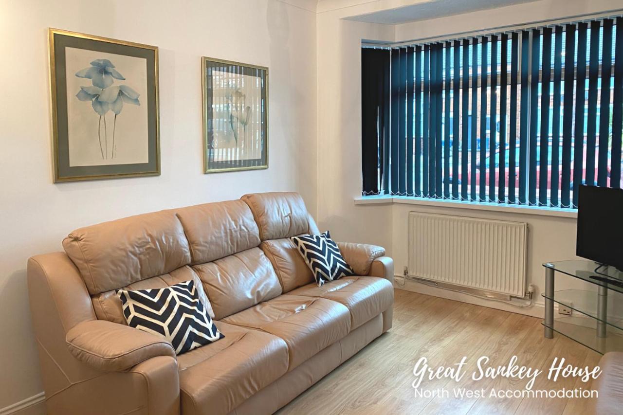 Great Sankey Serviced Accommodation 沃灵顿 外观 照片
