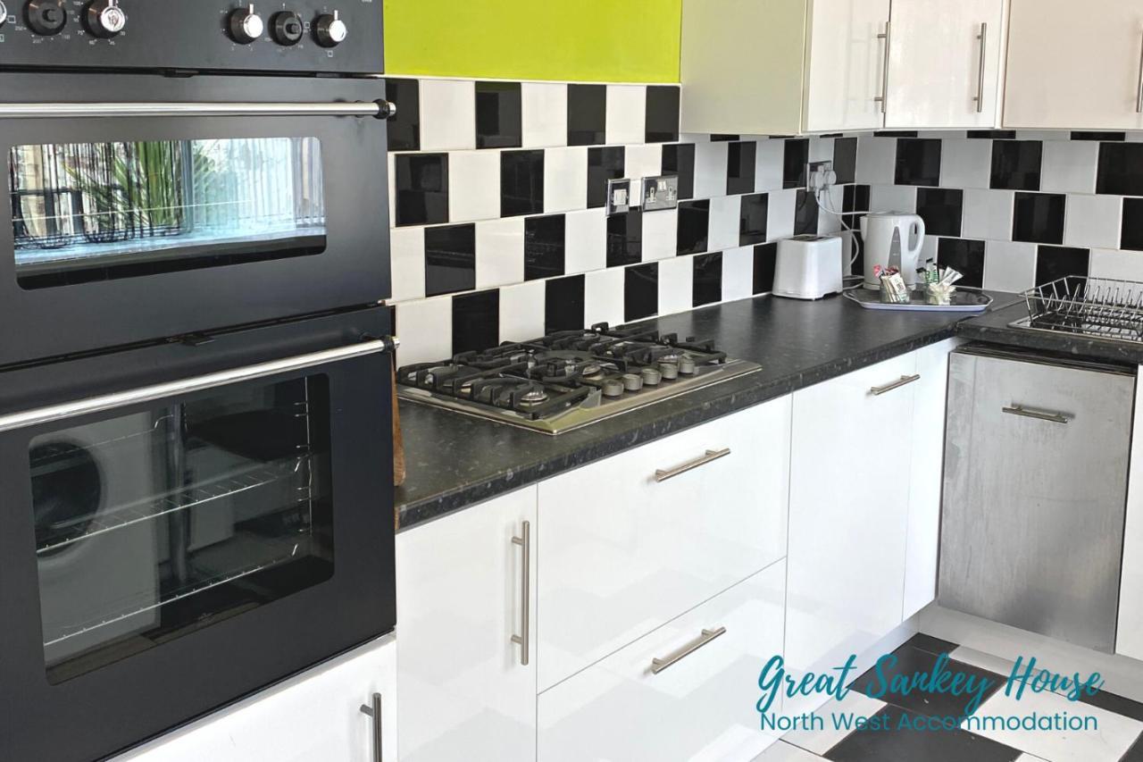 Great Sankey Serviced Accommodation 沃灵顿 外观 照片