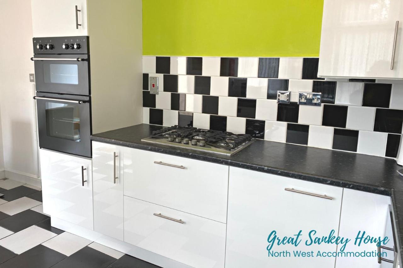 Great Sankey Serviced Accommodation 沃灵顿 外观 照片