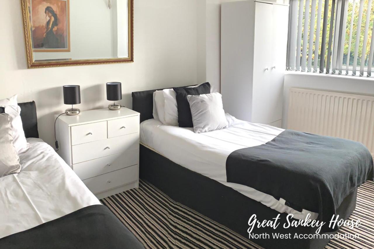 Great Sankey Serviced Accommodation 沃灵顿 外观 照片