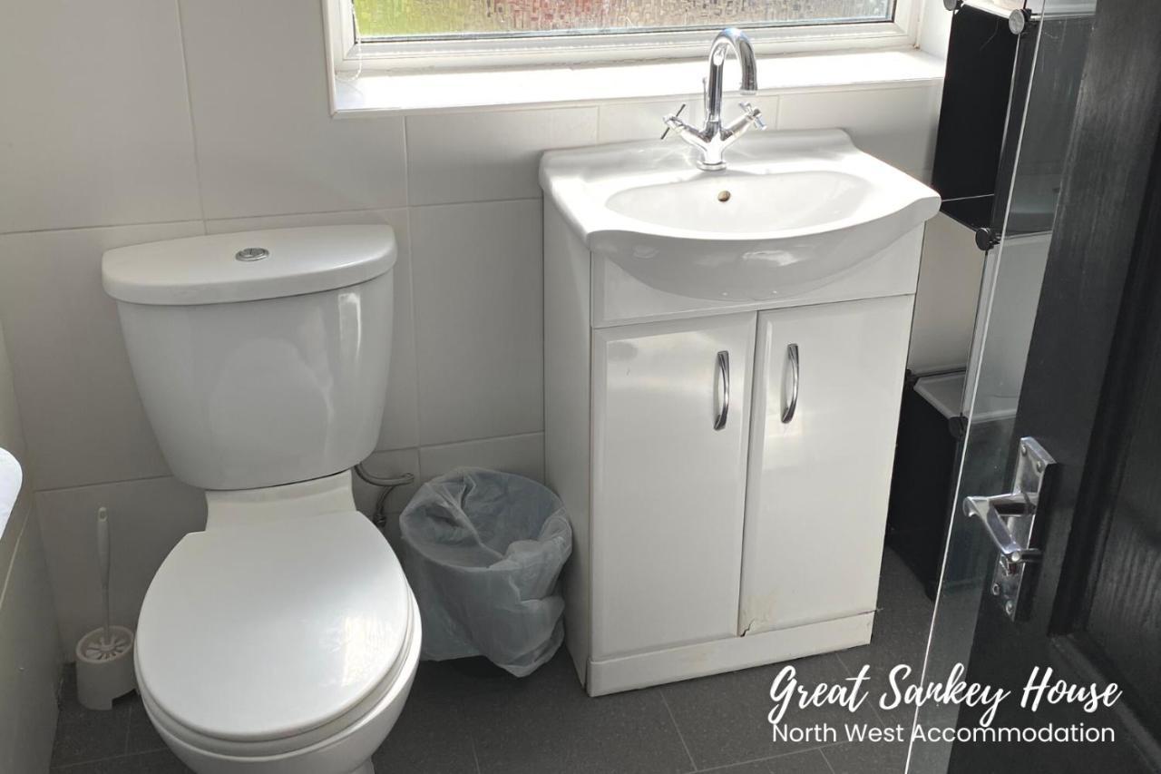 Great Sankey Serviced Accommodation 沃灵顿 外观 照片